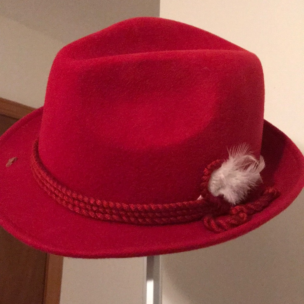 Fashionable hat - Picture 2 of 5
